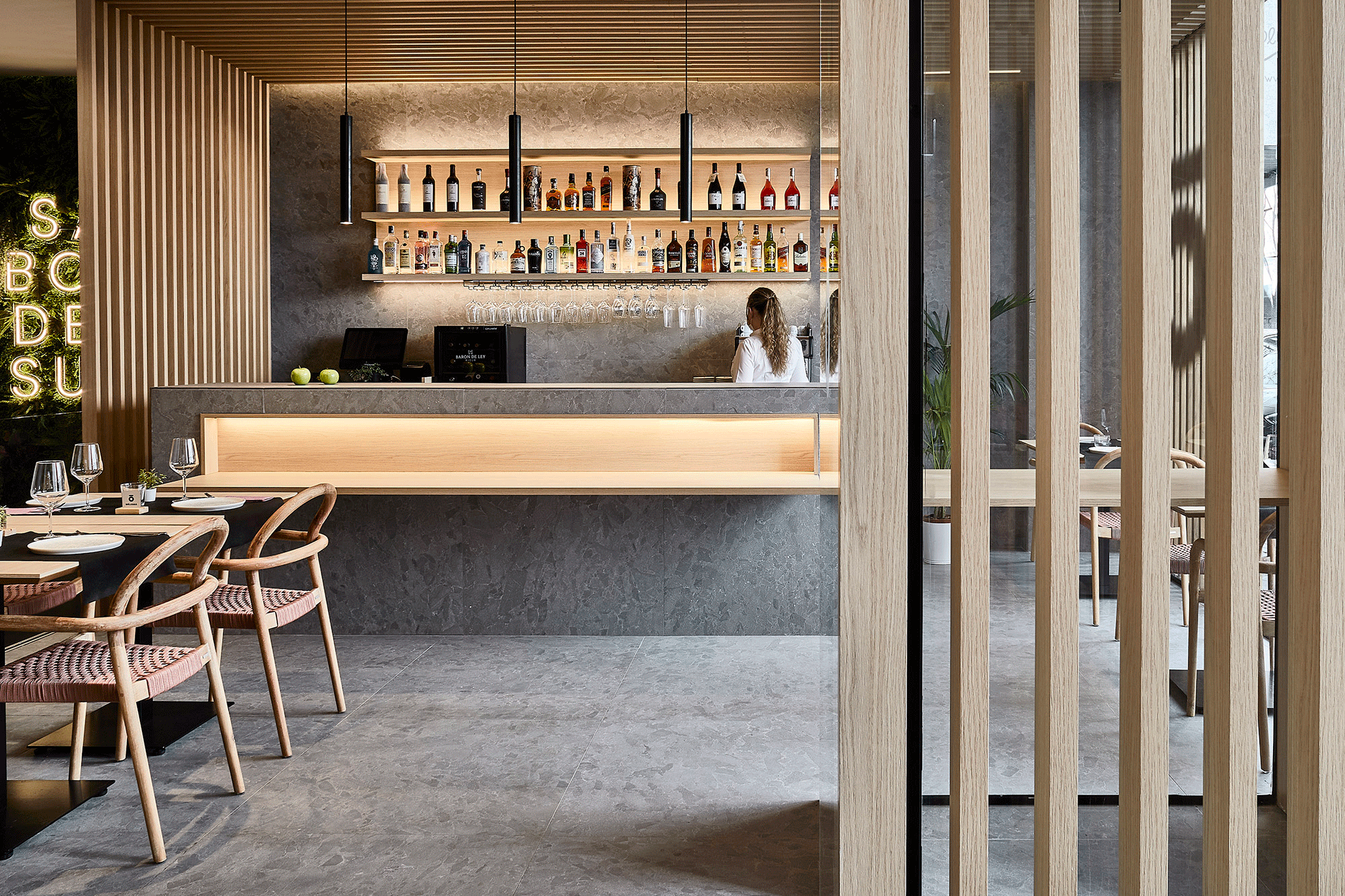 proy-cont-livingceramics-Binomio-Arquitectura-Restaurante-Mojama-Eme-Grey-08